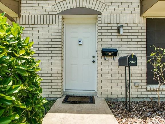 4th image of 4925 Wildbriar Dr