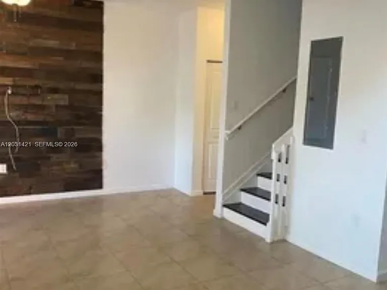 3621 NW 30th Ct — Photo 5