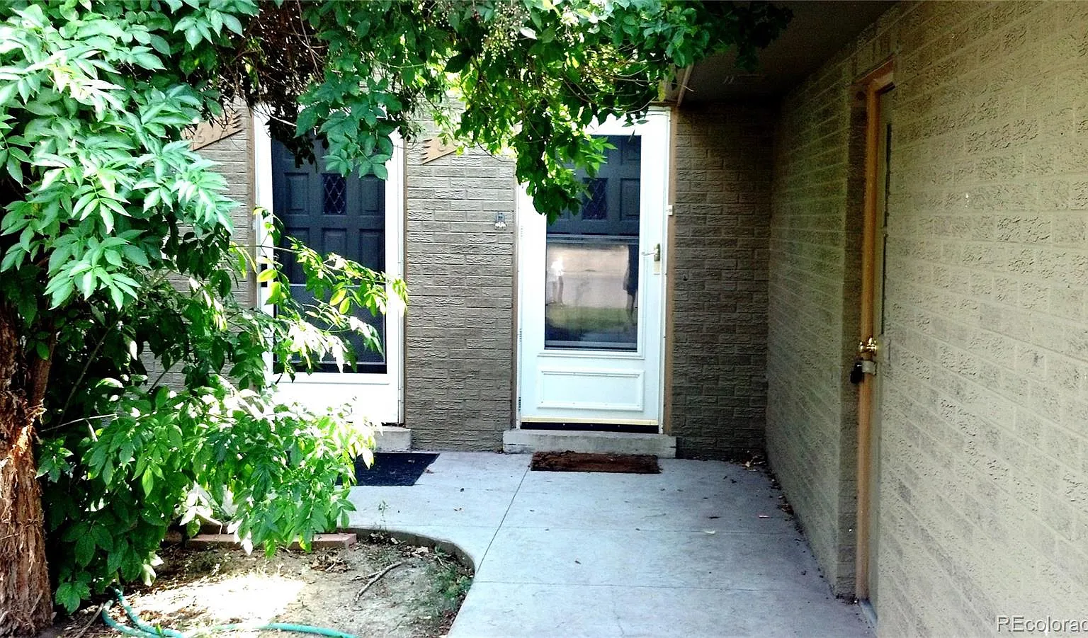2 bed, 1.5 bath, 1131 sqft, $2,395 — Photo 2
