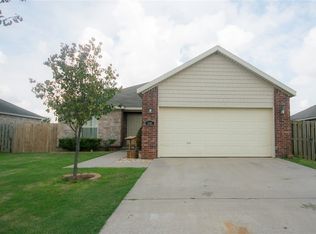 2561 E Linden Cir, Springdale, AR 72764