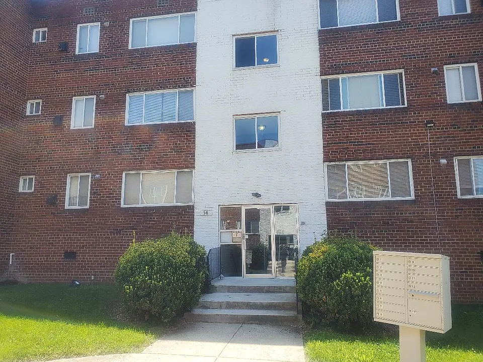 10 Halley Pl SE #203