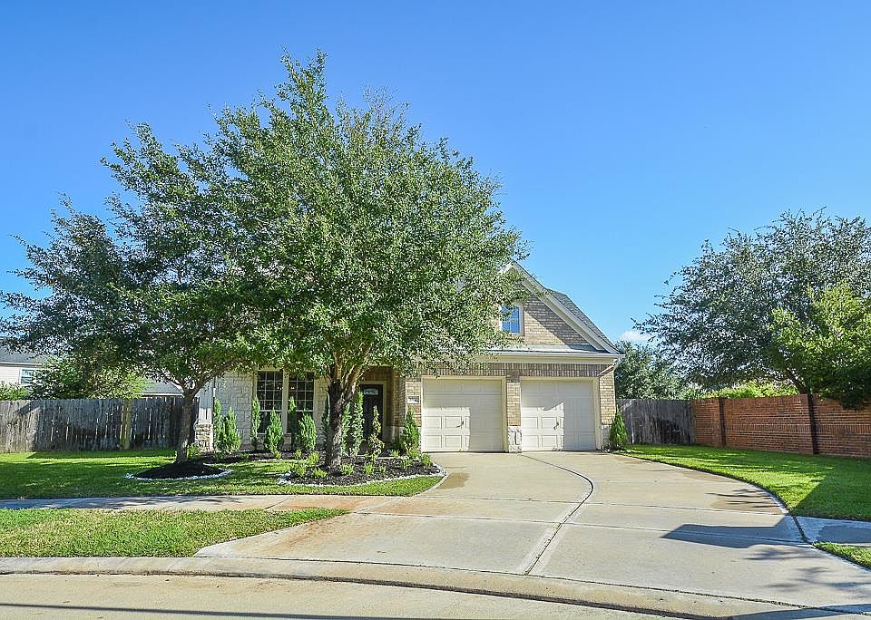 1st image of 3902 Fallsbrook Ct
