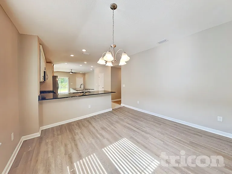 470 Chandler Dr — Photo 6