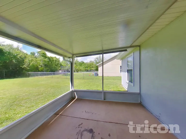 340 Shamrock Ave S — Photo 13