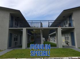1630 N 25th Ave, Hollywood, FL