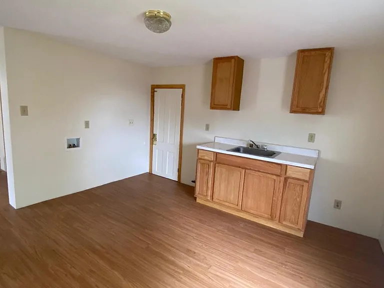 1207 Schuyler St — Photo 14