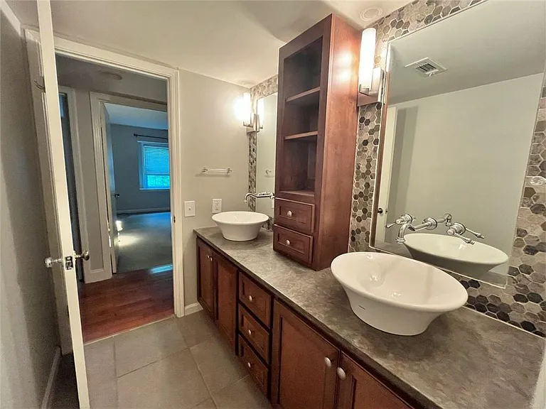 82 Montre Sq NW — Photo 22