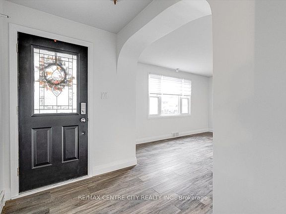 5th image of 549 Victoria St