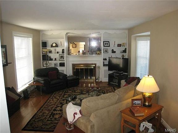 4th image of 925 N Taylor Ave