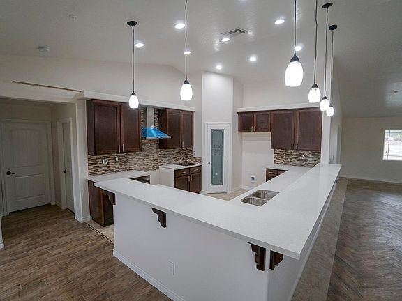 2nd image of 10560 Mesquite Rd