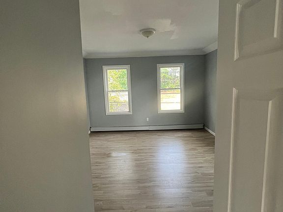 5th image of 110 S 10th Ave