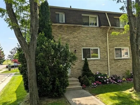 1420 Garth St #37, Hamilton, ON L9B 1R6