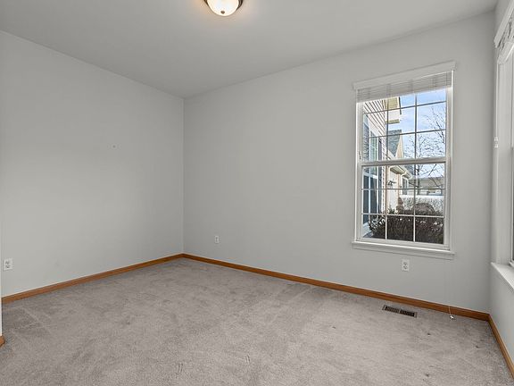 3rd image of 1534 W Cadillac Cir