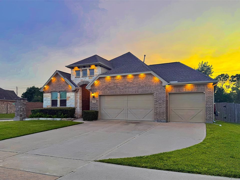 1st image of 3216 Parker Dr
