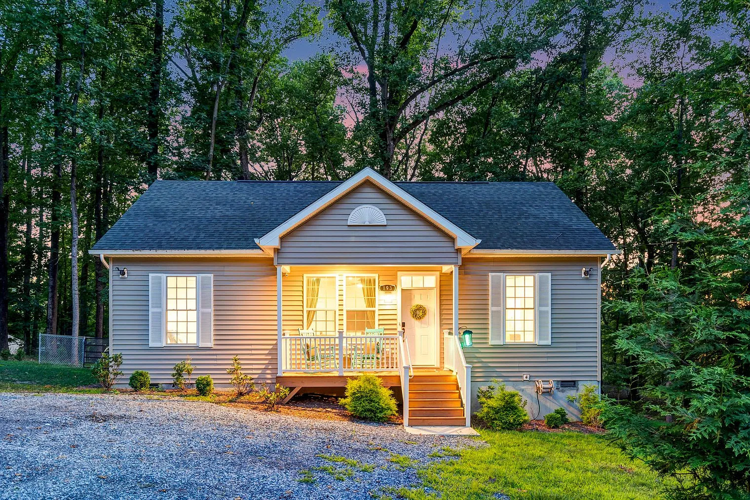 3 bed, 2.0 bath, 1173 sqft, $8,099 — Photo 4