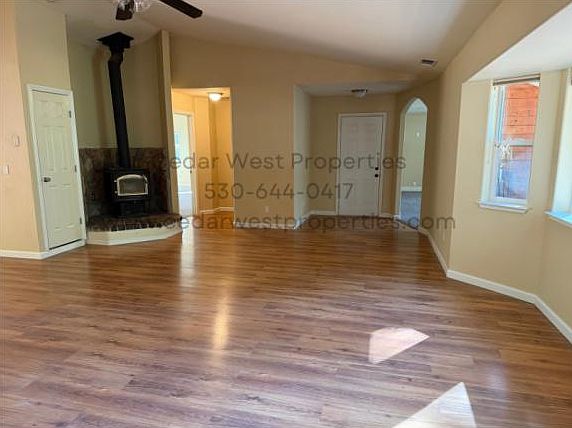 3rd image of 2865 Lilac Rd