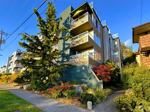 3204 Alki Avenue SW #1, Seattle, WA 98116