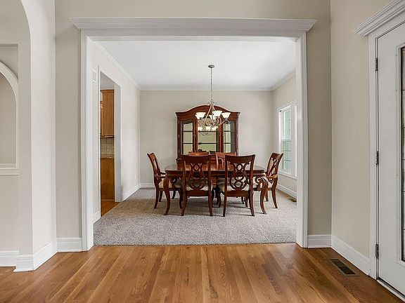 5th image of 6052 Brownridge St