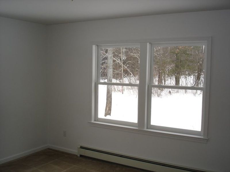 4th image of 661 E CORBIN HILL Road