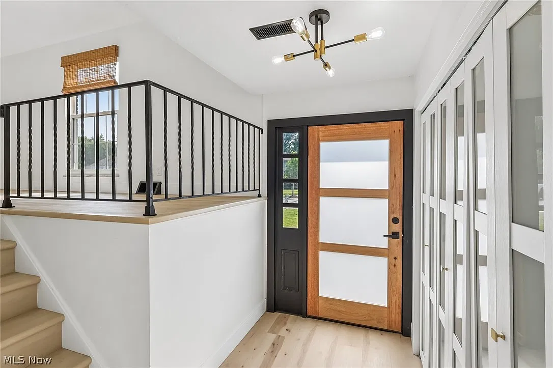 3 bed, 2.5 bath, 2218 sqft, $3,000 — Photo 4