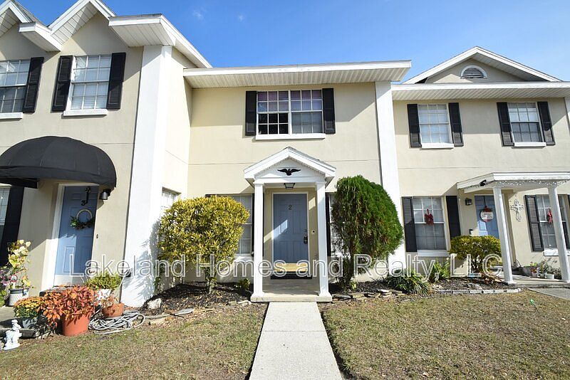 1st image of 850 E Lime St APT 2