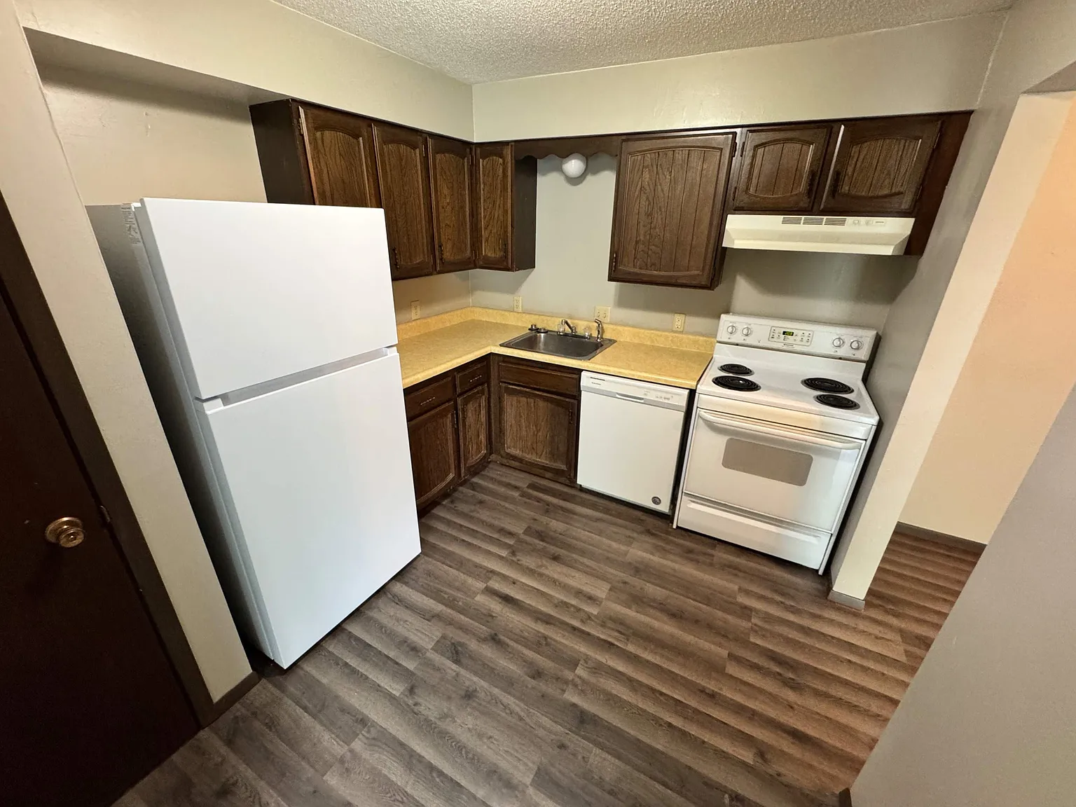 2 bed, $695 — Photo 2