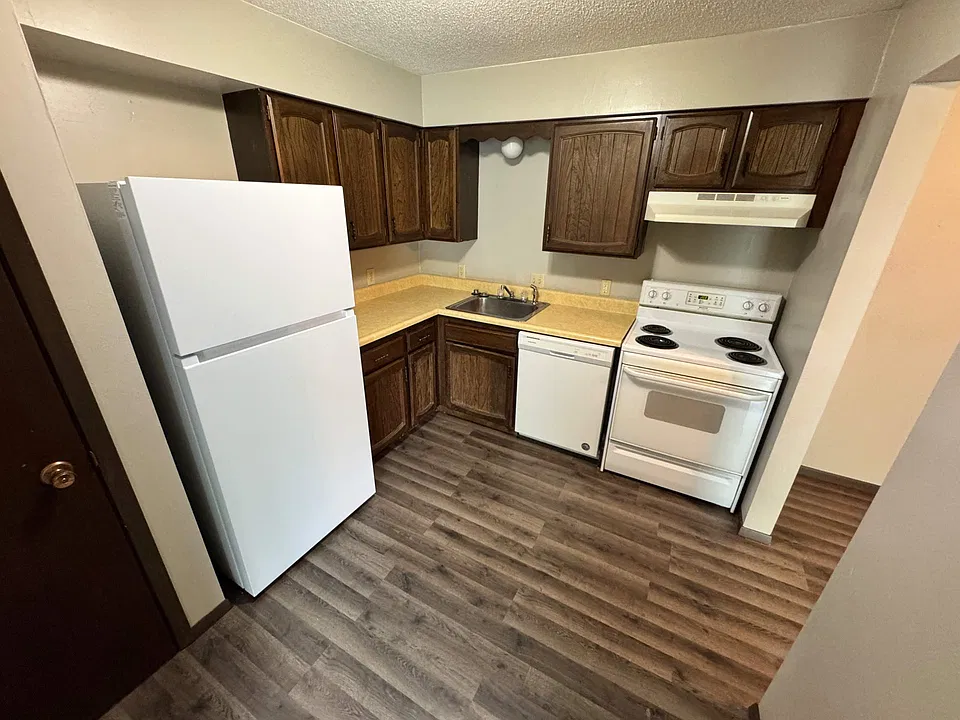 101 4th Ave #2