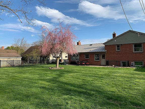 3rd image of 610 Koehler Dr