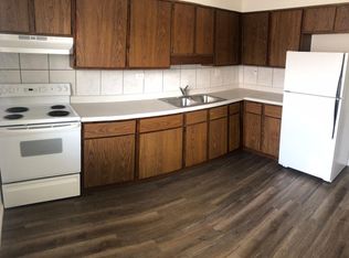 816 Perry Dr APT 3A, Mundelein, IL 60060
