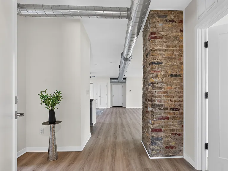 2995 S Clement Ave #A — Photo 11