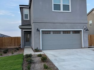 1137 Granite Dr W, Madera, CA 93636