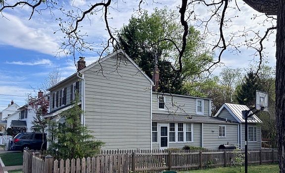 2nd image of 216 Wirt St NW