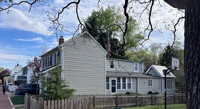 216 Wirt St NW — Photo 2
