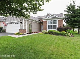 2800 Edgewater Dr, Elgin, IL 60124