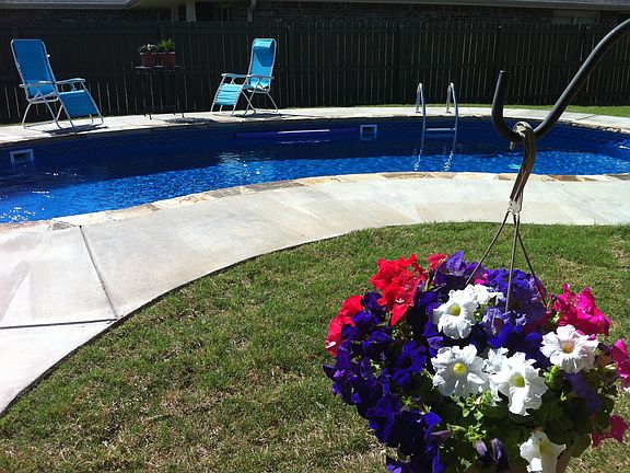 Inground swimming pool