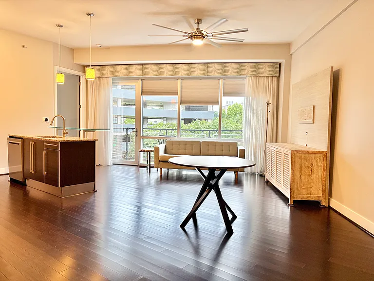 1133 Metropolitan Ave #214 — Photo 2