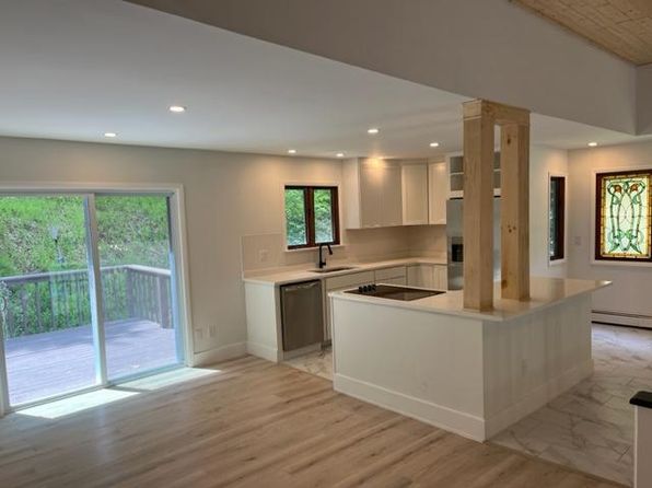 14 Lakeview Dr