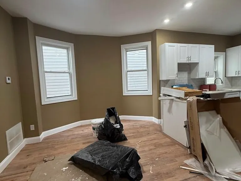169 S 9th St #3R — Photo 4