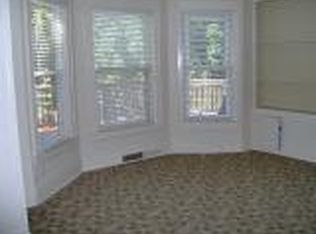 1374 J Ave NE APT 1, Cedar Rapids, IA 52402