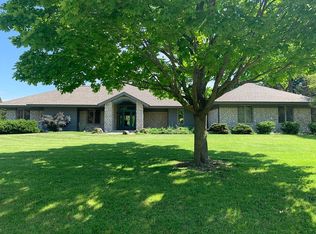 379 Johns St, Delafield, WI 53018