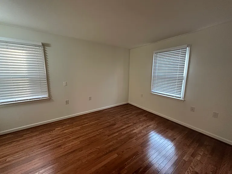 2905 Burch Ave #10 — Photo 29