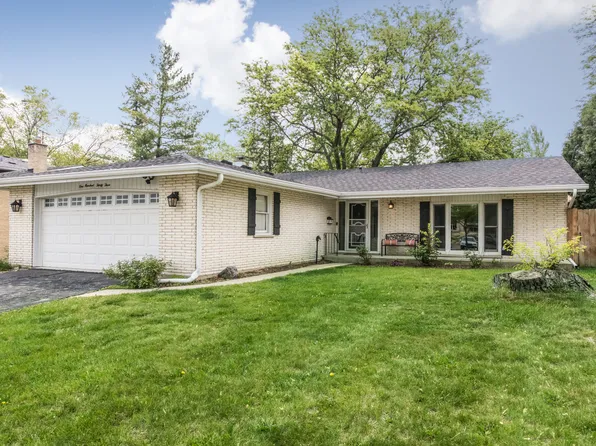 133 W King George Ct, Palatine, IL 60067