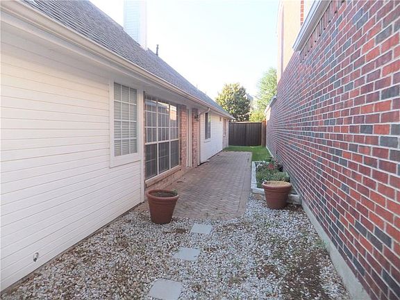 2nd image of 6137 Park Meadow Ln