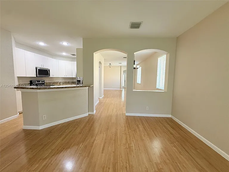 899 Phoenix Way — Photo 8