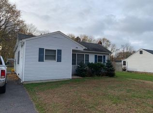 52 Log Rd, Patchogue, NY 11772