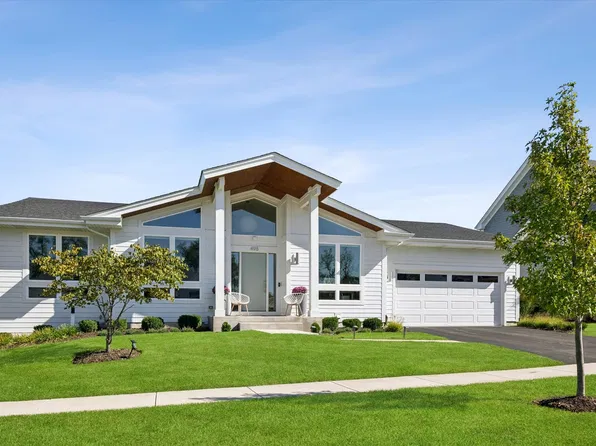 498 Cora Ln, Saint Charles, IL 60174