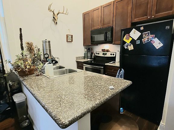 4th image of 410 N Tonti St