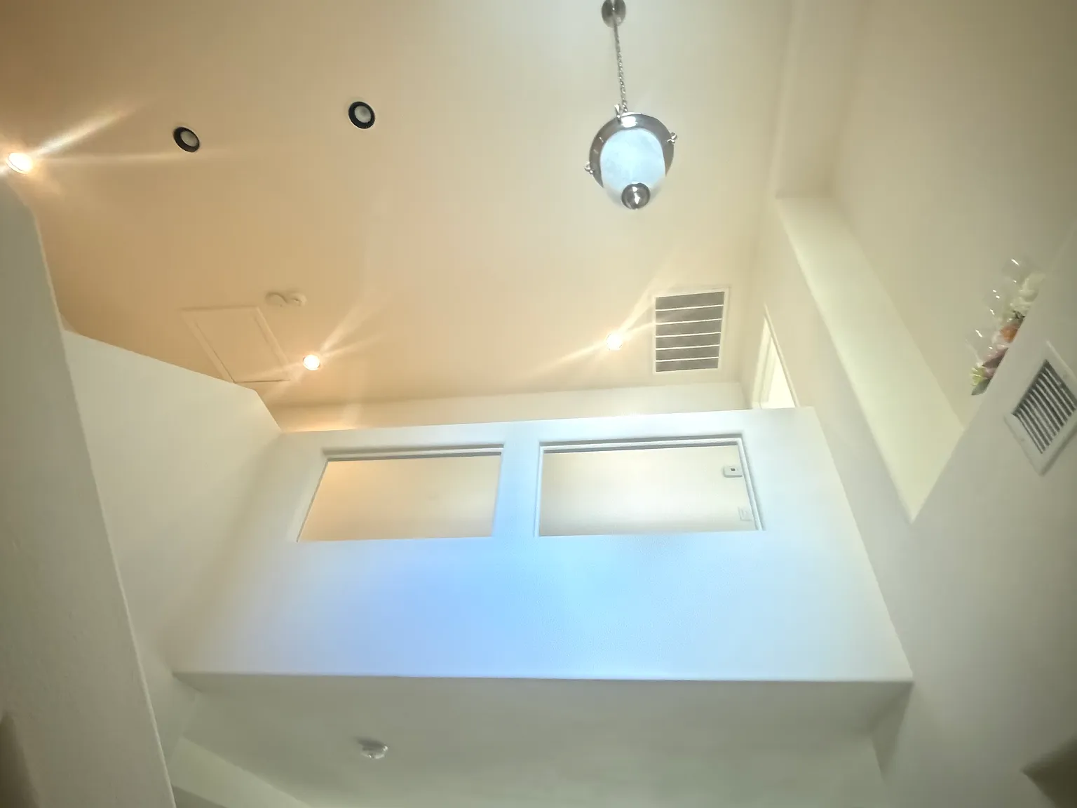 5 bed, 3350 sqft, $3,000 — Photo 3