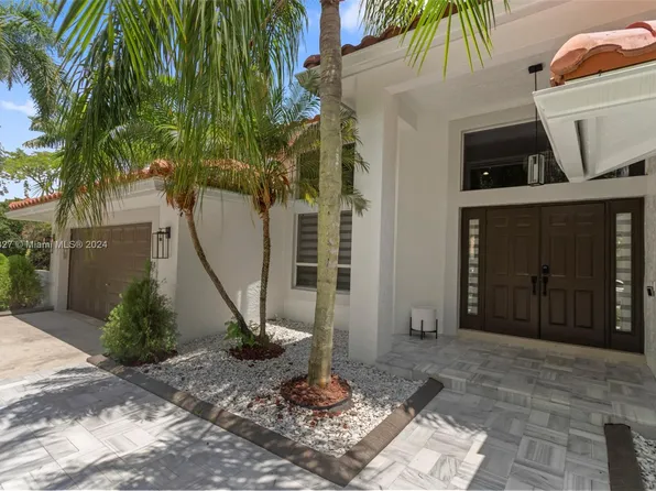 900 Lakewood Ct, Weston, FL 33326