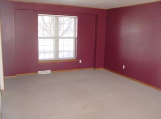 6921 Mill Bluff Dr, Madison, WI 53718